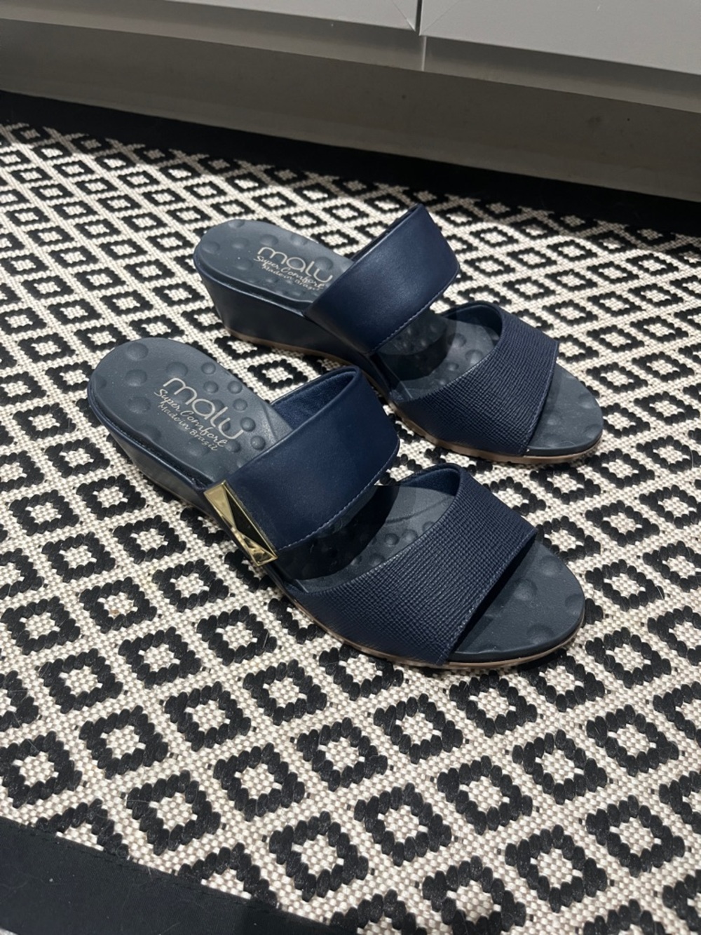 NWOT Malu Brazil Super Comfort Navy Dual-Strap Slide Sandals